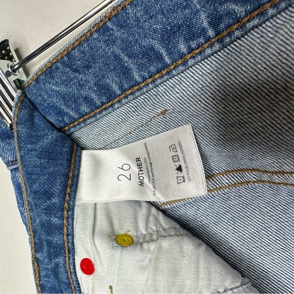 Mother Jeans Snacks High Waisted Twizzy Skimp Jeans in Delicious Memories - Picture 4 of 7